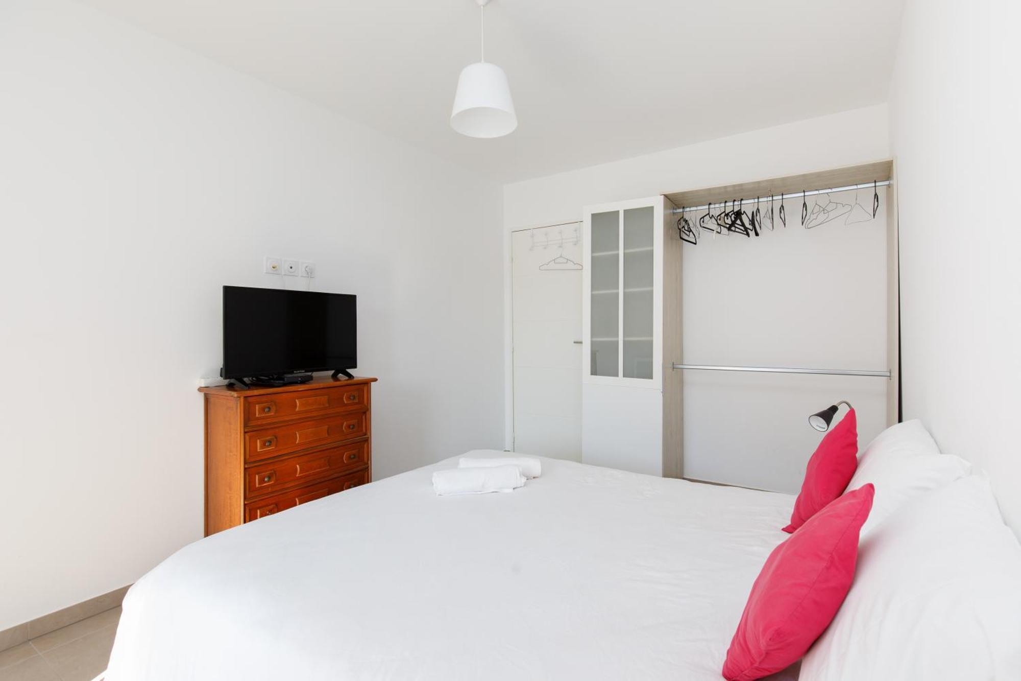 Lovely 2 Bedroom Condo With Pool Vallauris Buitenkant foto